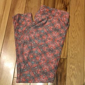 LuLaRoe Tall & Curvy leggings